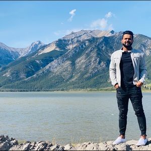 Meet your Posher, Vipul